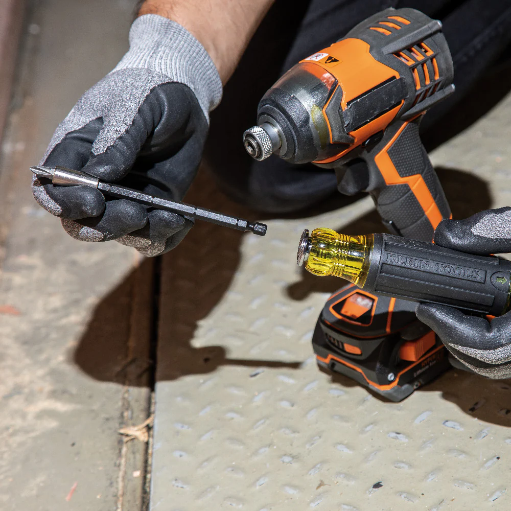 KLEIN TOOLS 14-IN-1 Multi-Bit Adjustable Length Screwdriver - Image 5