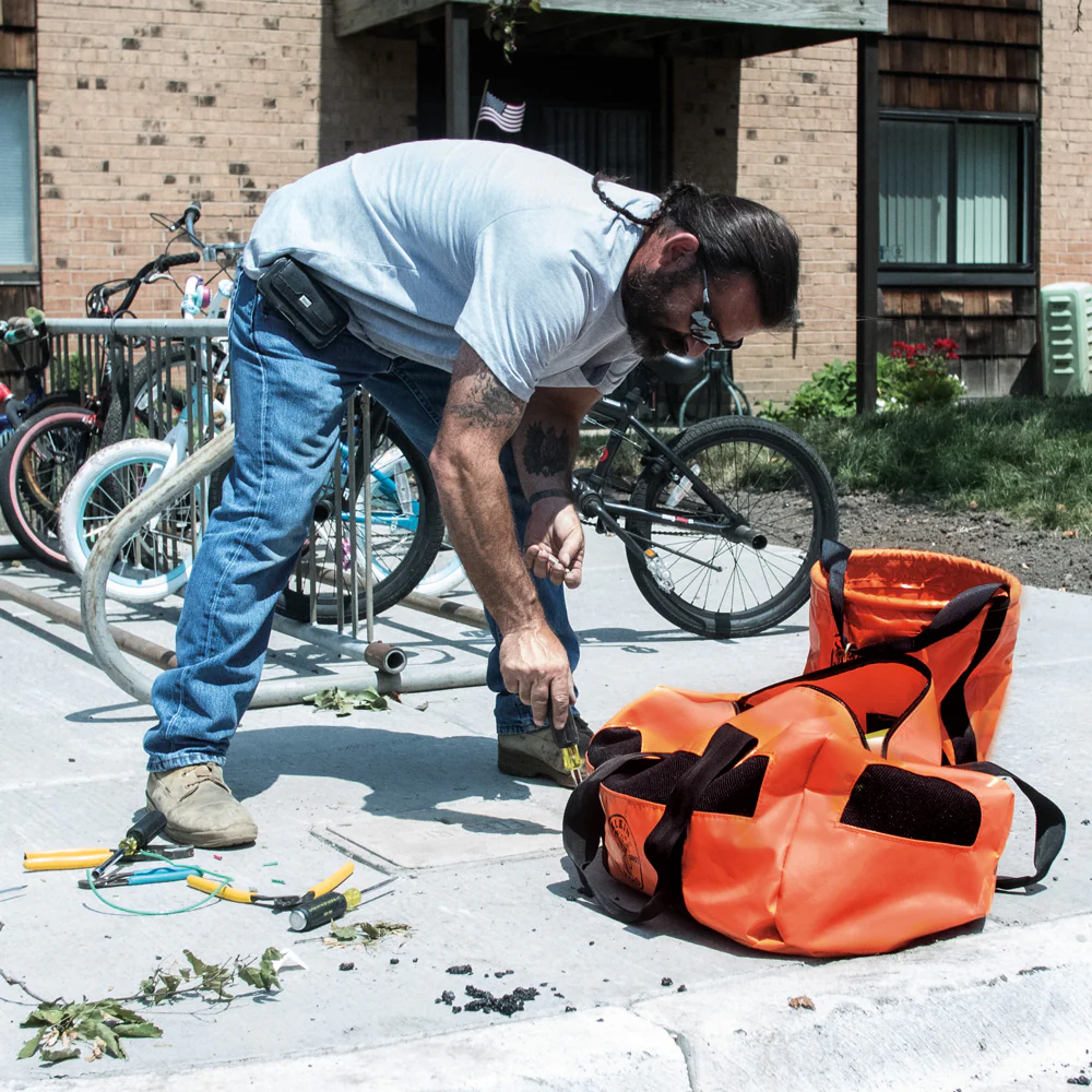 KLEIN TOOLS Lineman Duffel Bag - Image 3