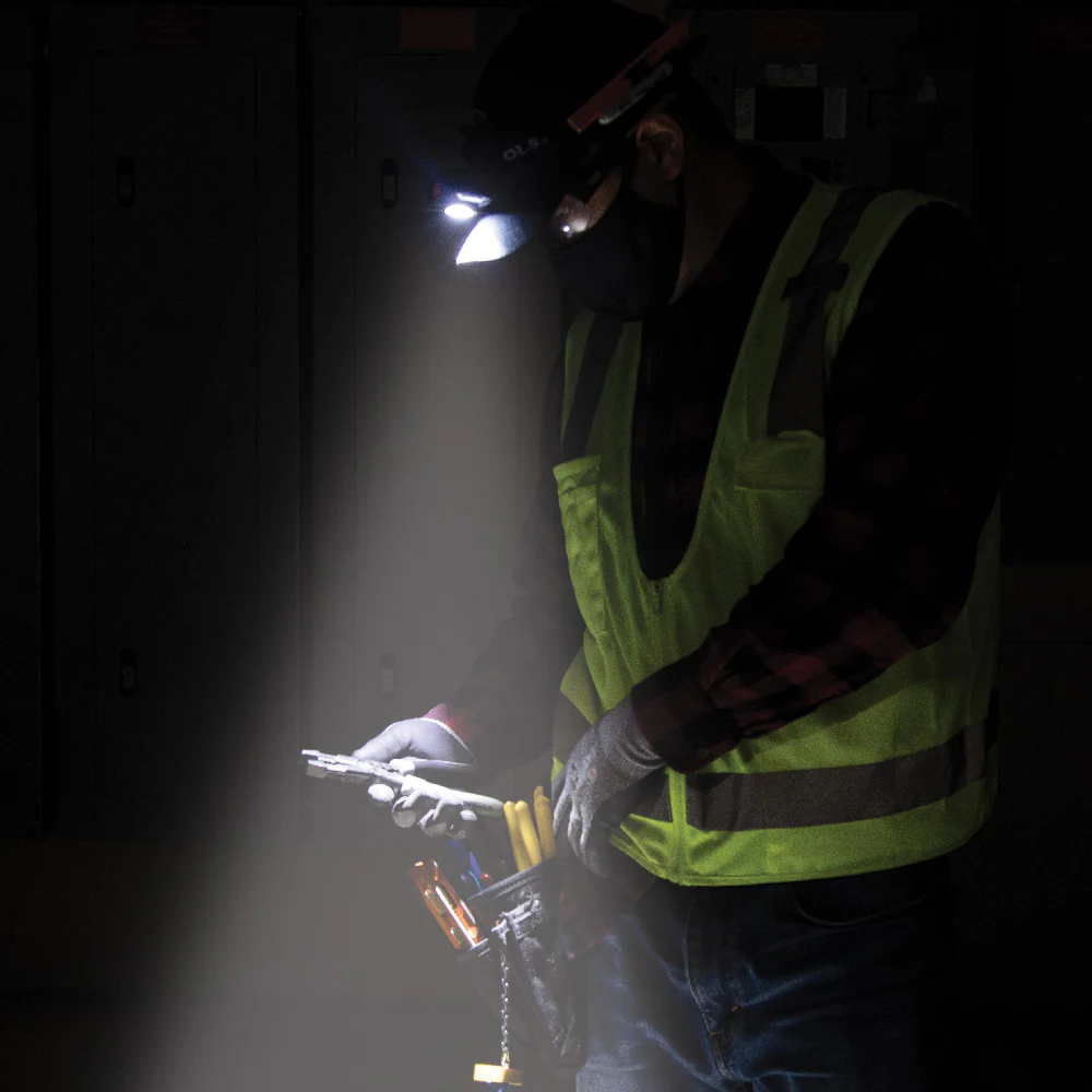 KLEIN TOOLS Rechargeable 2-Color LED Headlamp w/ Adjustable Strap - Image 6