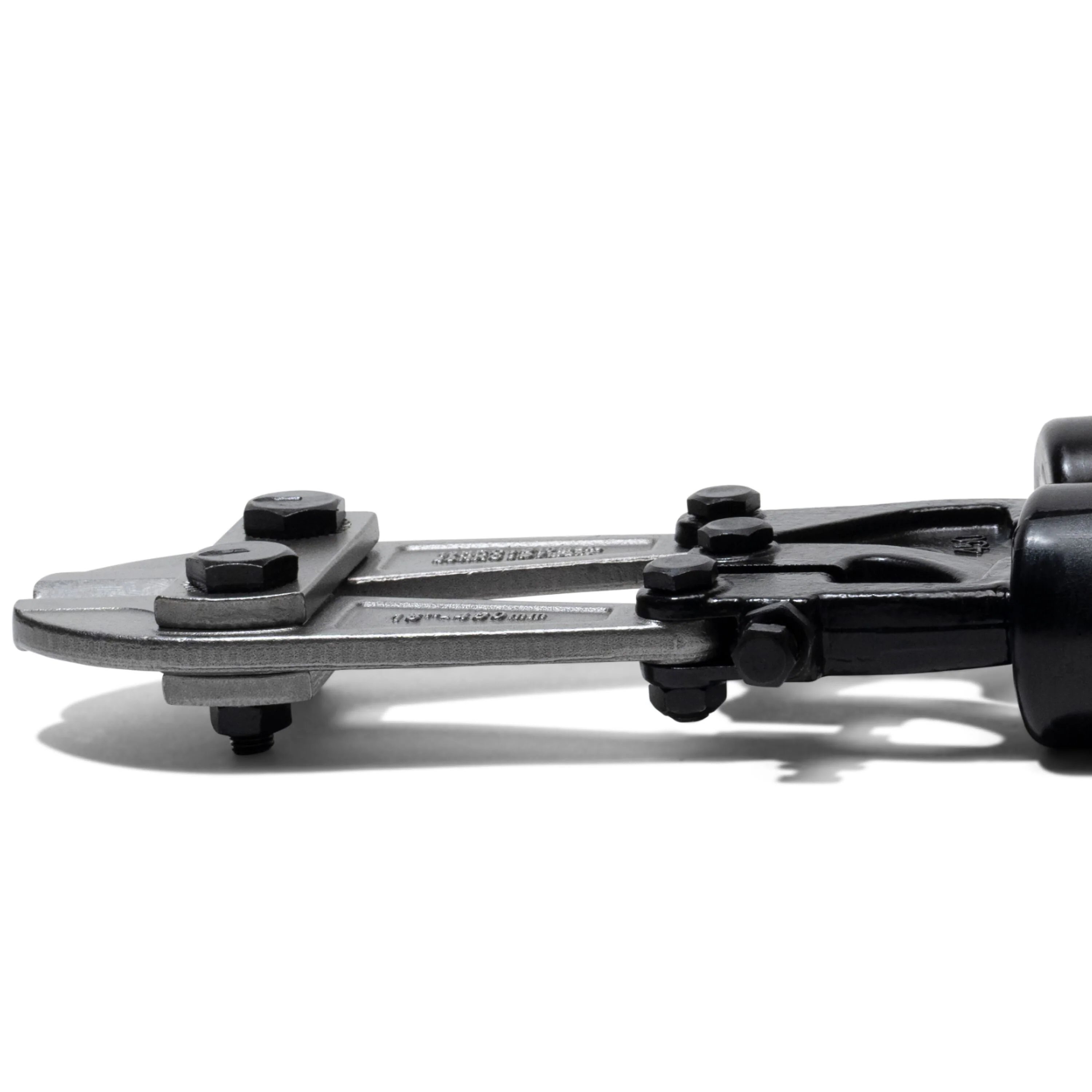 KLEIN TOOLS 18" Bolt Cutter w/ Fiberglass Handle - Image 3