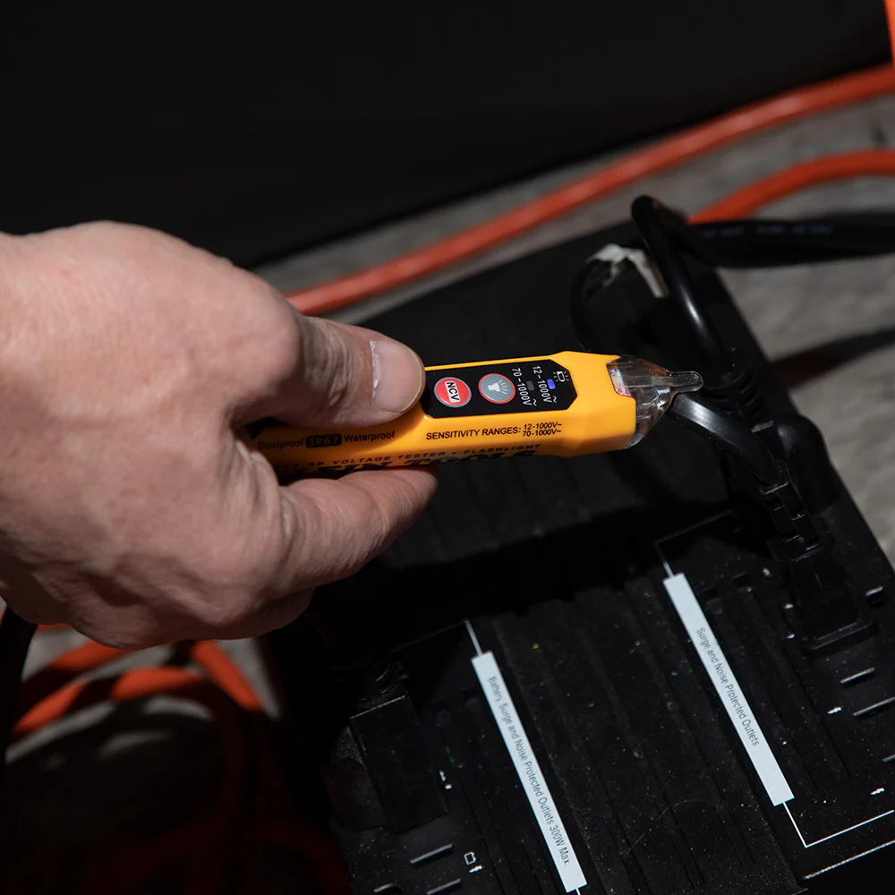 KLEIN TOOLS Premium Dual-Range NCVT & GFCI Receptacle Tester Electrical Test Kit - Image 5