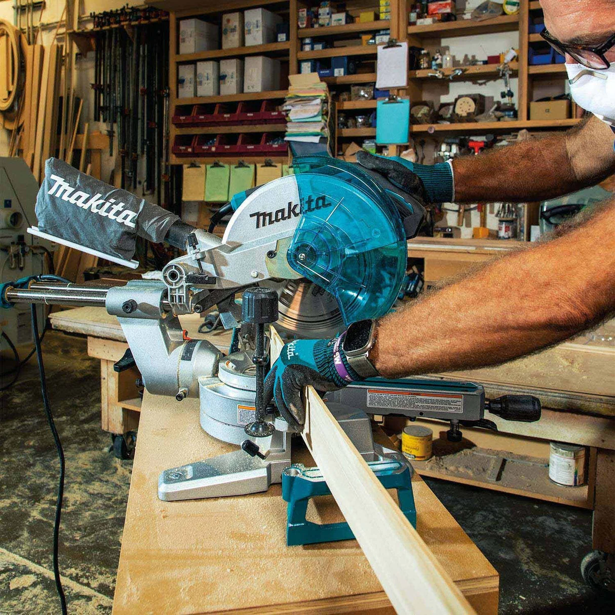Makita LS1110F 10 in. Sliding Compound Miter Saw with LED Cut Line, 13A Motor, 4,500 RPM - Image 13