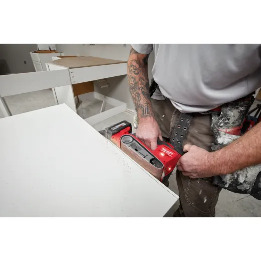 Milwaukee M18 FUEL 3” x 18” Belt Sander M18 2832-20 - Image 8