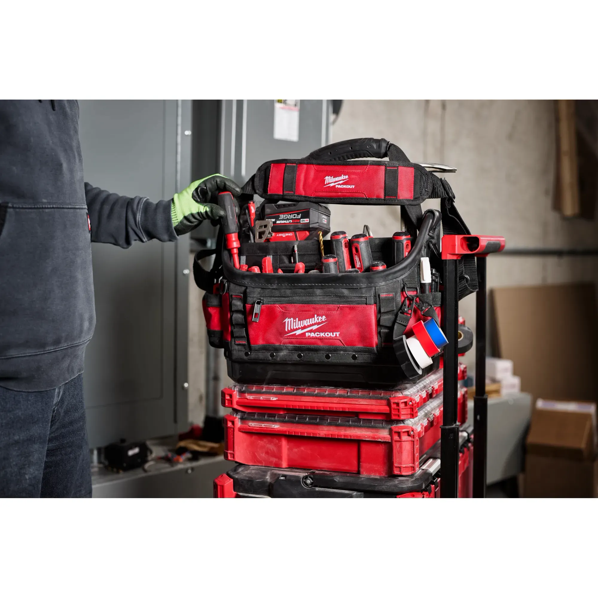 Milwaukee PACKOUT 15” Structured Tote 48-22-8317 - Image 15