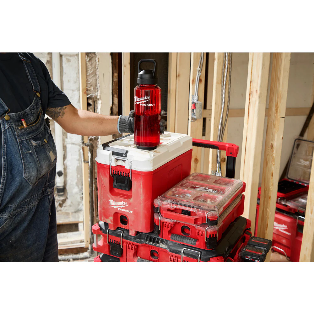 Milwaukee 36oz PACKOUT Bottle with Chug Lid PACKOUT 48-22-8373B - Image 18