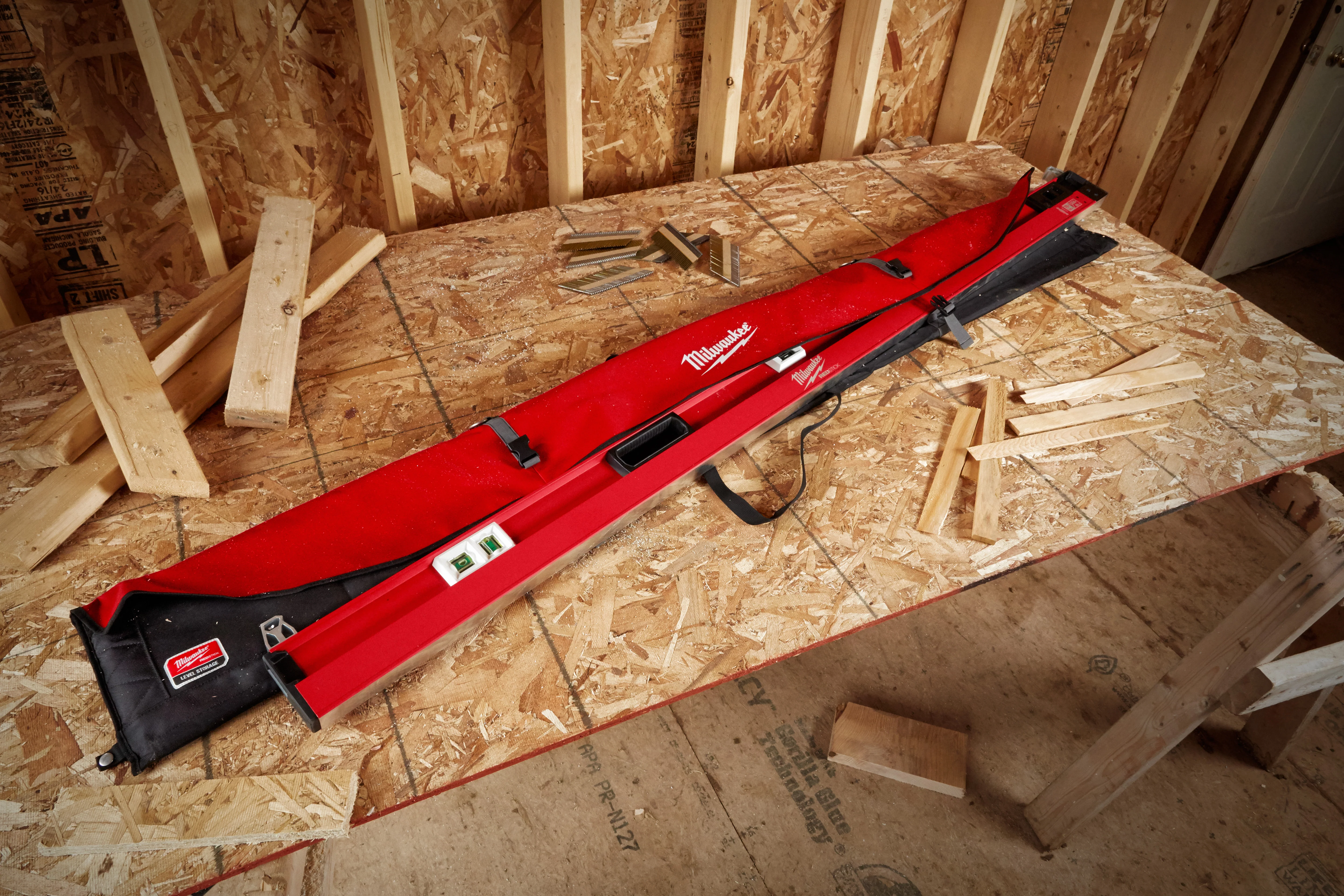 Milwaukee REDSTICK 6-1/2' - 12' Expandable Level MLXP712 - Image 12